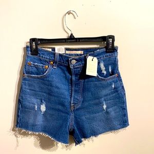 NWT | Levi’s | Button Fly Ribcage Shorts | Size 26
